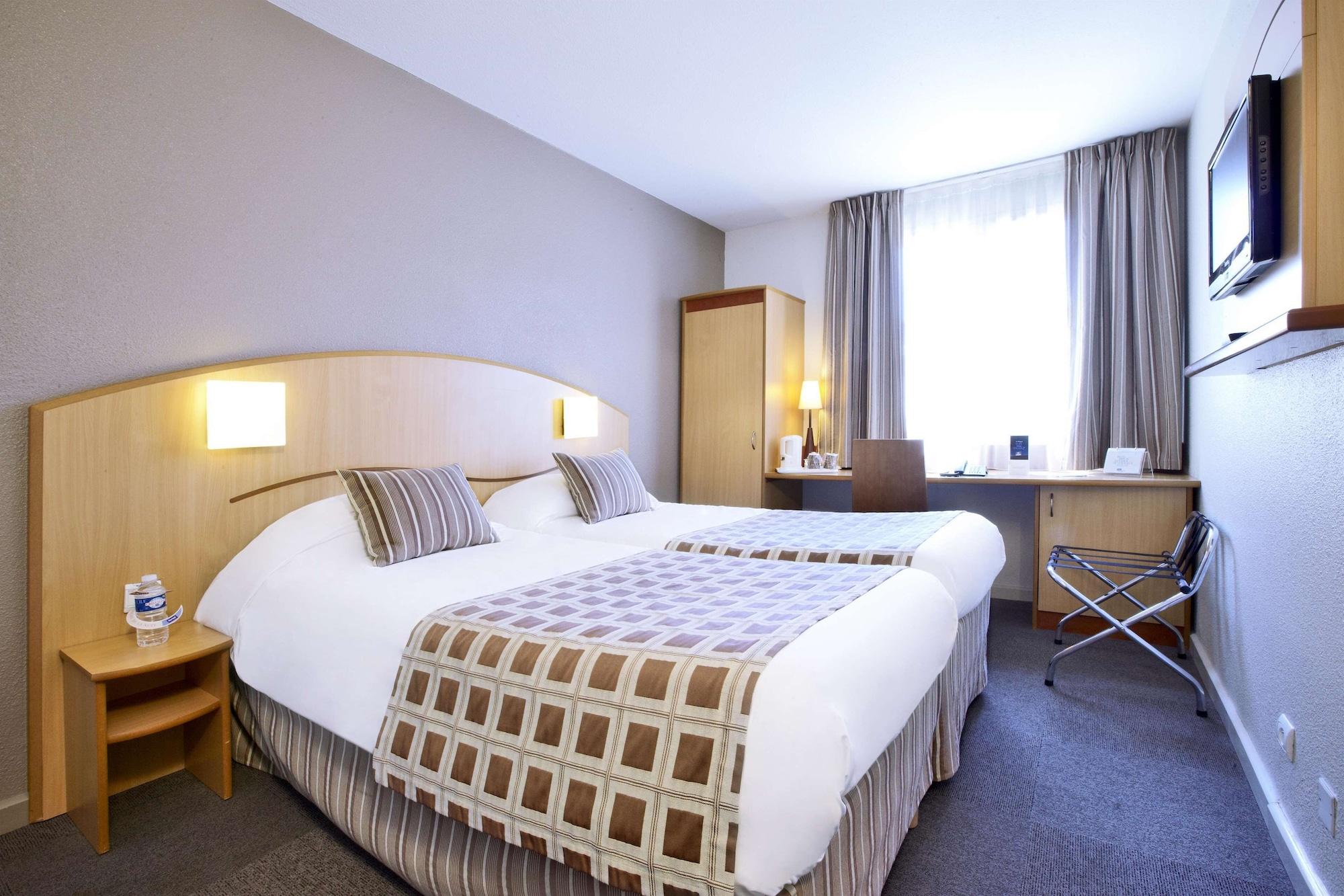 Kyriad Hotel Montpellier Centre Antigone Buitenkant foto