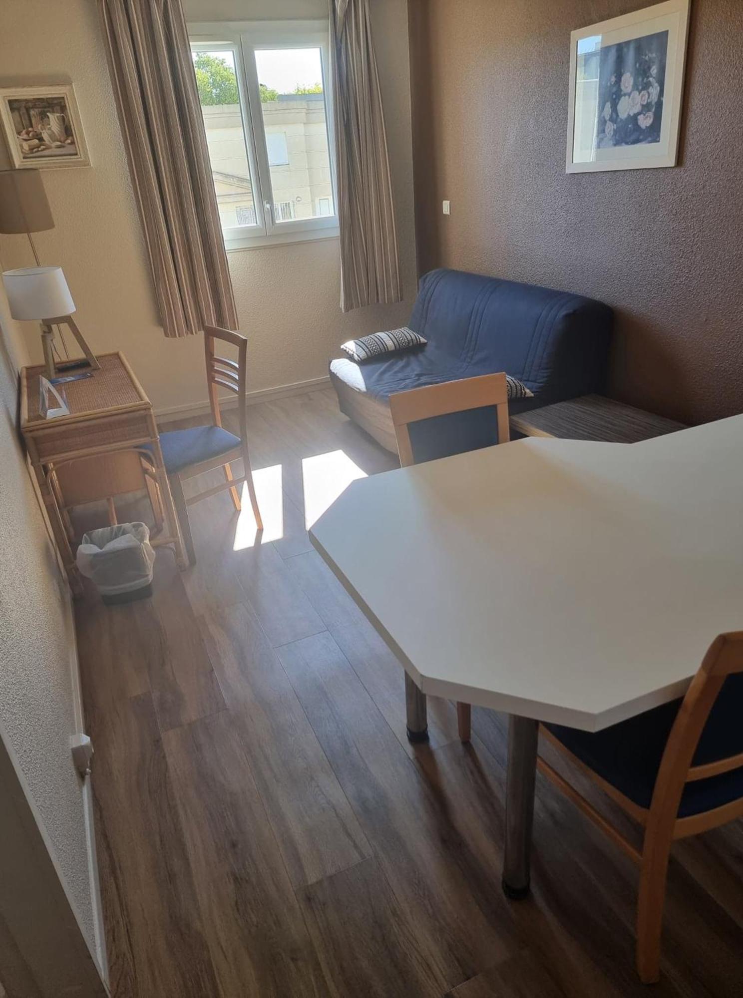 Kyriad Hotel Montpellier Centre Antigone Buitenkant foto